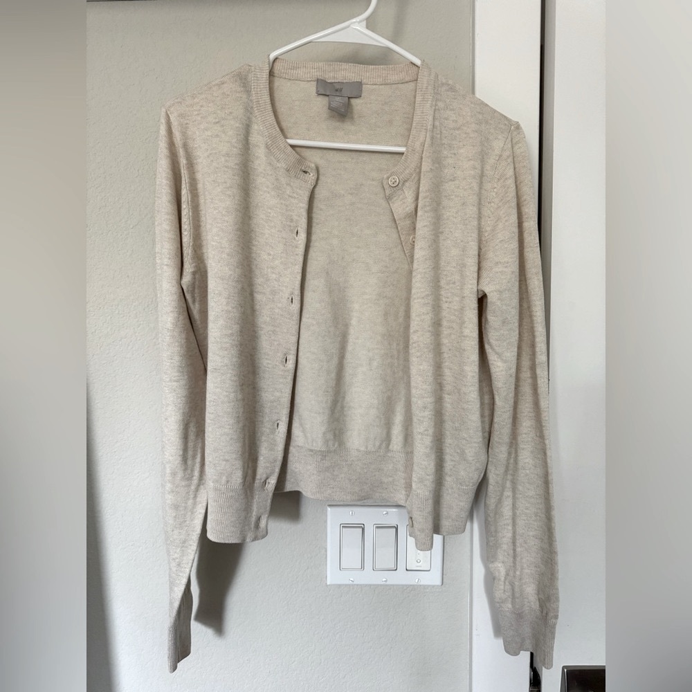 H&M beige Cardigan Size Small